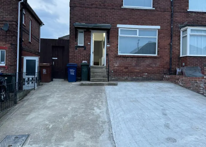 Nice House With Free Parking