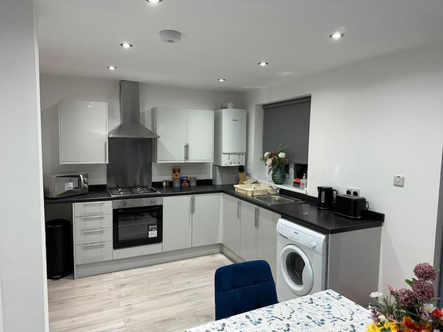 House With Free Parking Holiday home Newcastle upon Tyne